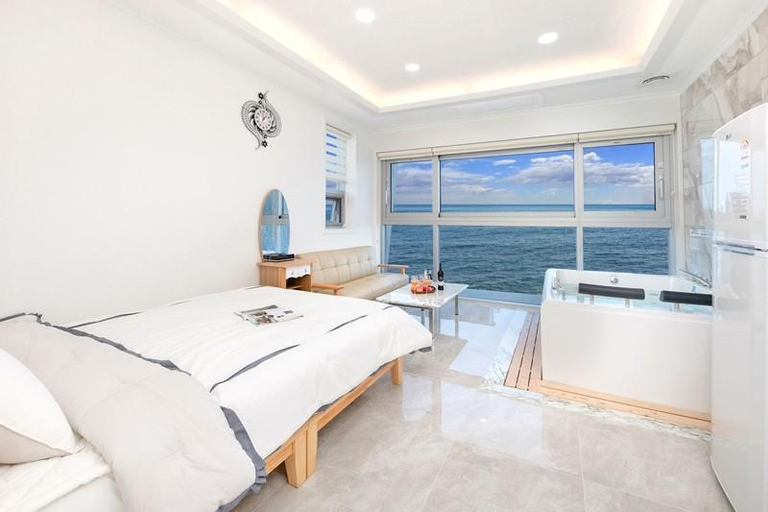 Bedroom 4, Pohang Sea Enston Pension, Pohang