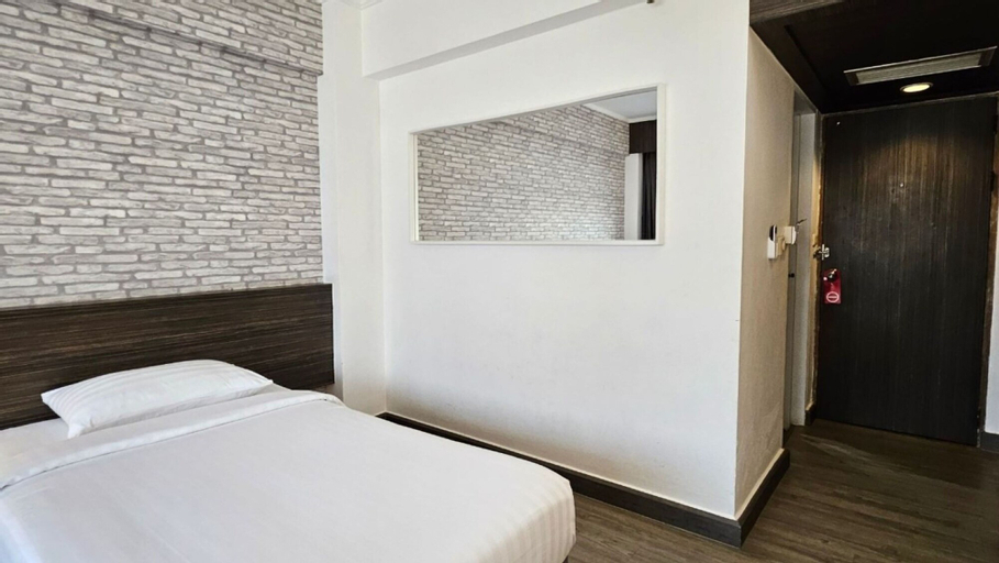 Bedroom 13