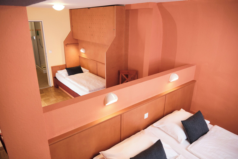 Bedroom 2, JUFA Hotel Meersburg, Bodenseekreis