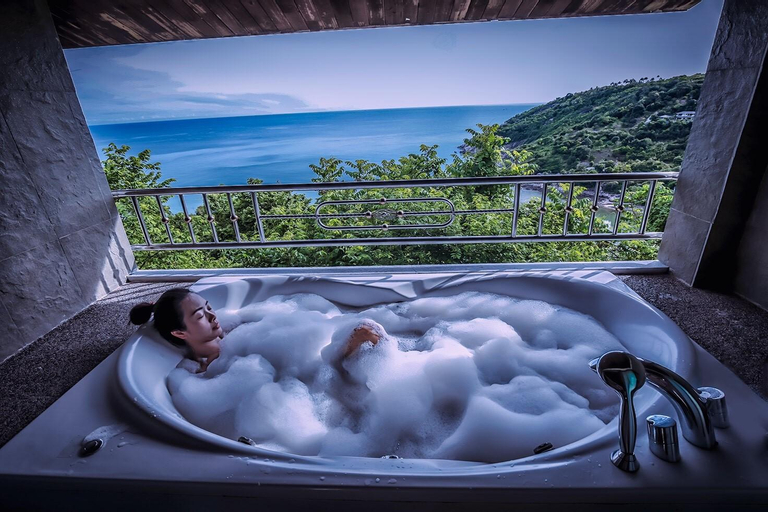 Bathroom 10