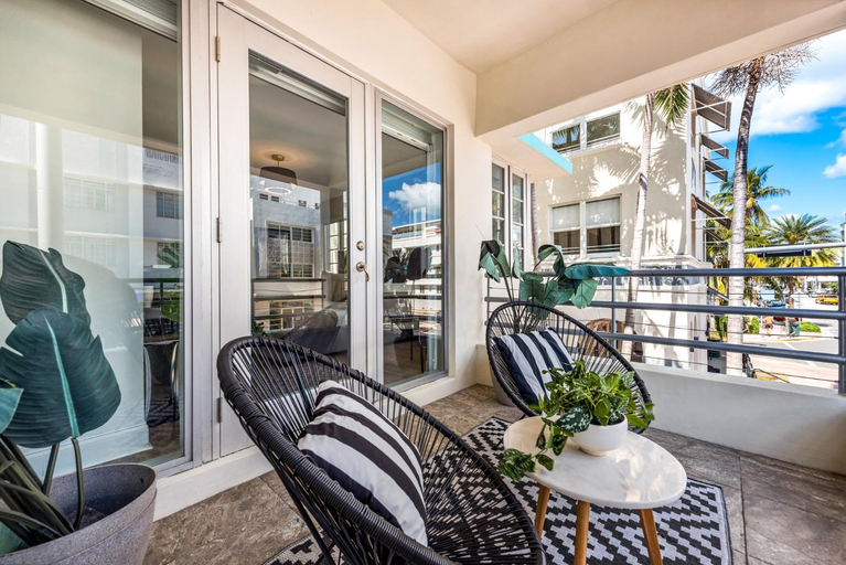 Others 5, Luxuri Suites, Miami-Dade