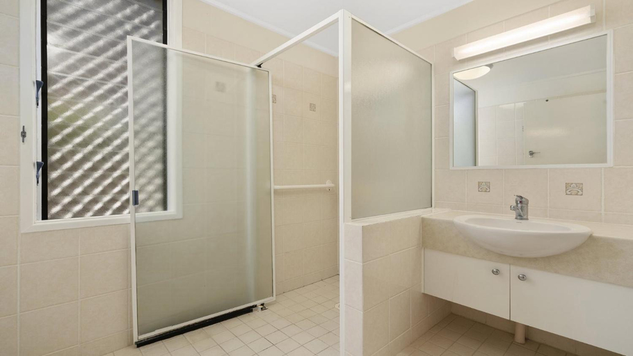 Bathroom 3, Woorim Beach House with Water Views, Bribie Island