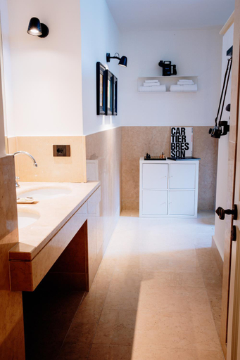 Others 4, The Lovers Suite, Salerno