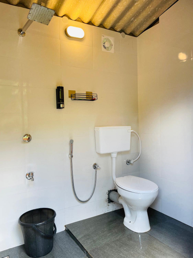 Bathroom 3, Tent Life, Idukki