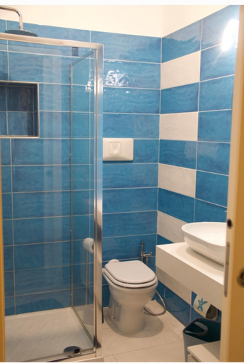 Bathroom 3, Free Beach Holiday Home, Cagliari