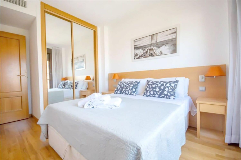 Bedroom 1, Waterfront Campezo, Madrid