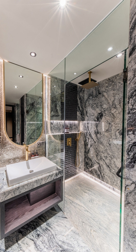Bathroom 13