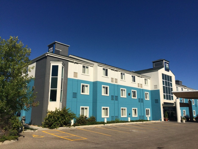 Exterior & Views 2, Prairie Crest Medicine Hat, Division No. 1