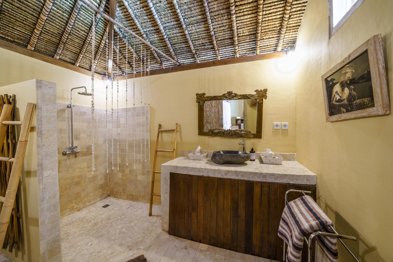 Bathroom 4, Villa Matahari, Lombok