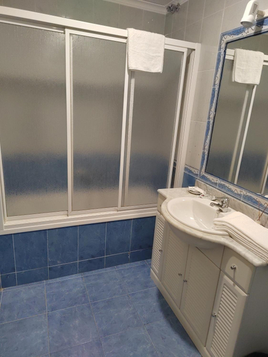 Bathroom, Hotel- Restaurante LA ESTRELLA DE CASTILLEJO, Cuenca