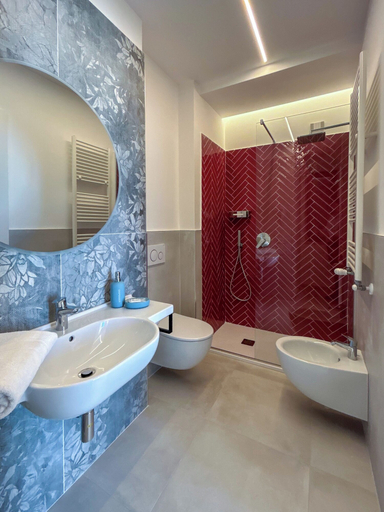 Bathroom 4, CASA MILLY, Napoli