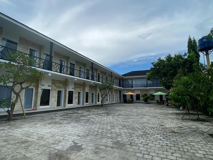 Exterior 16