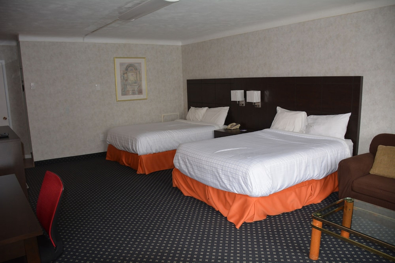 Bedroom 3, Knights Inn North Bay, Nipissing