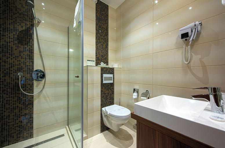 Bathroom 5, Outlet Hotel Polgár, Polgár