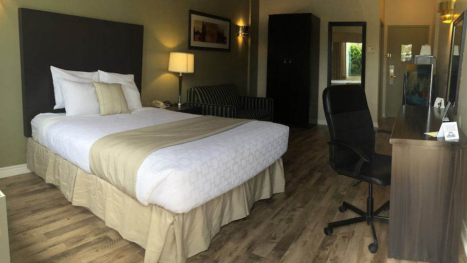 Bedroom 2, Days Inn by Wyndham Ste. Helene-de-Bagot, Les Maskoutains