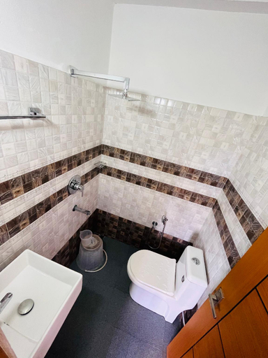 Bathroom 4, 7 Malai Residency Munnar, Idukki