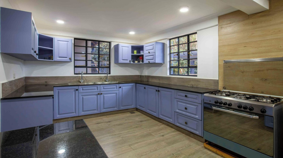 Others 5, Ol Endeti House, Kieni