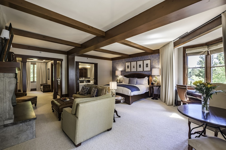 Bedroom 3, Hotel Quintessence, Les Laurentides