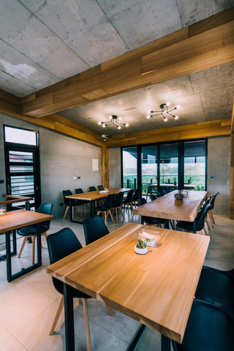 Food & Drinks 3, Golden Inglenook, Yilan