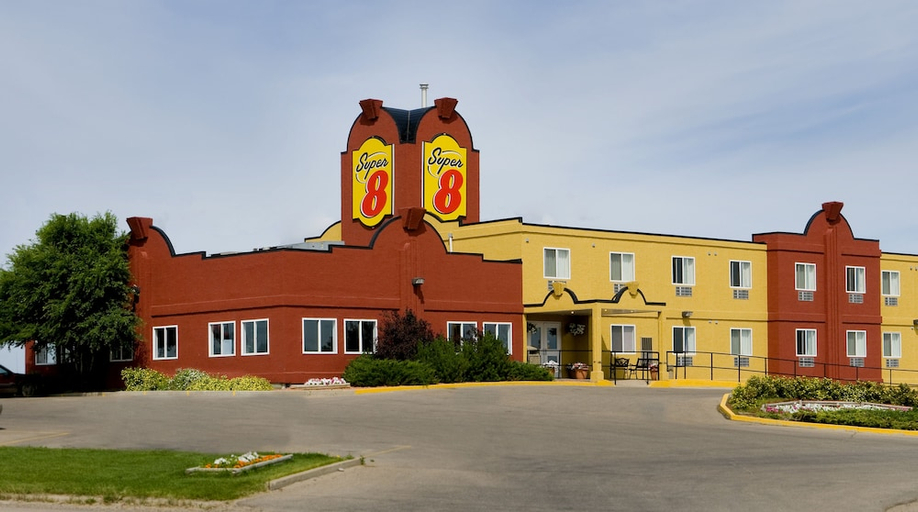 Exterior & Views, Super 8 By Wyndham Swift Current, Division No. 8