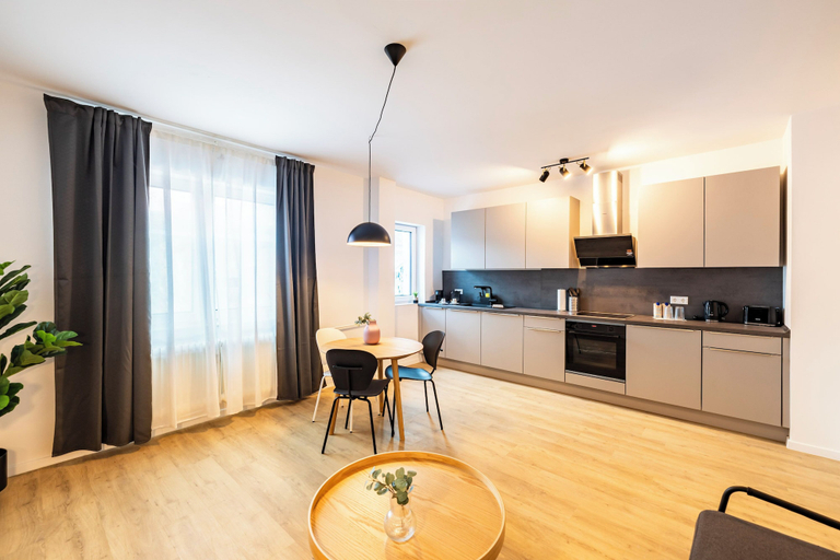 Dining Room 5, Glück Auf Appartements Herkulesstraße, Essen