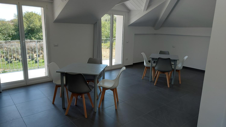 Dining Room 10