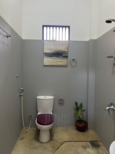 Bathroom 2, One Bhakthi, Habaraduwa