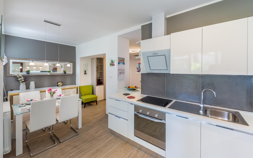 Others 3, Apartments Dujmic - 50m from the sea with private parking, Opatija/Veprinac