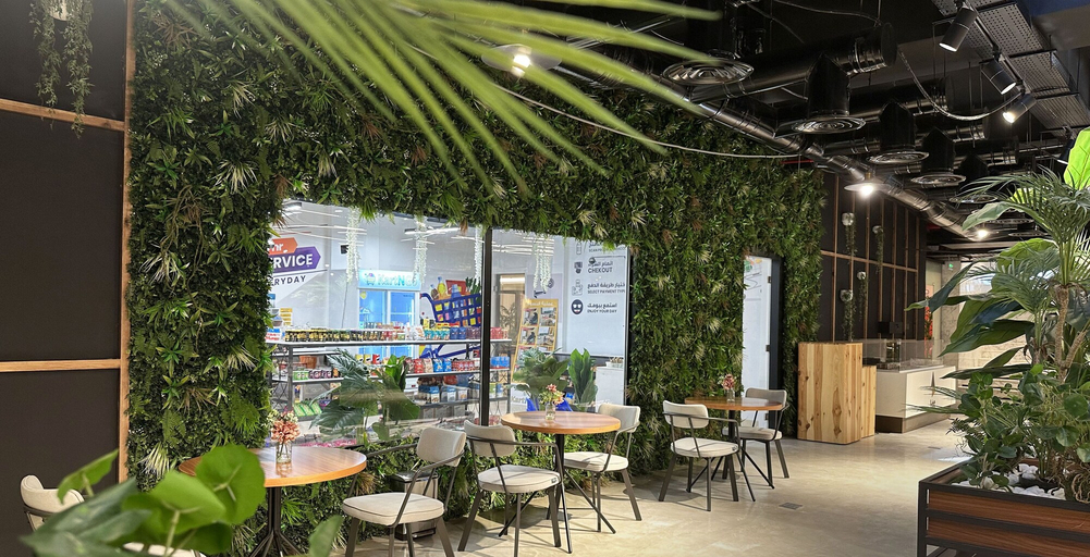 Food & Drinks 3, Kease Malqa B5-6 Royal Touch XZ43, Riyadh