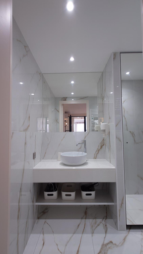 Bathroom 3, Club Inn, Alpes-Maritimes