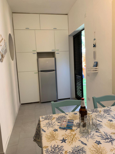 Bedroom, Free Beach Holiday Home, Cagliari
