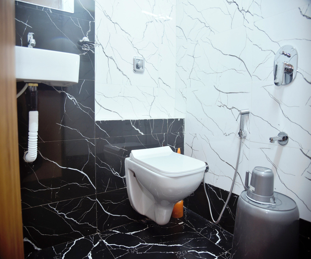 Bathroom, Vogue Cabin Stay Near NESCO, Mumbai Suburban