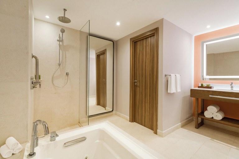 Bathroom 4, Dreams La Romana Resort & Spa - All Inclusive, San Rafael del Yuma