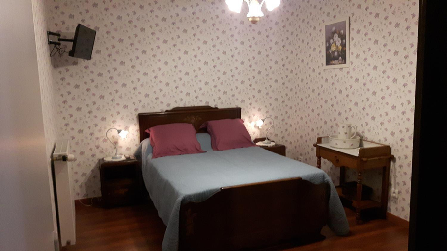 Others 5, Chambres d'Hotes et Table d'Hotes- Valentine 44, Manche
