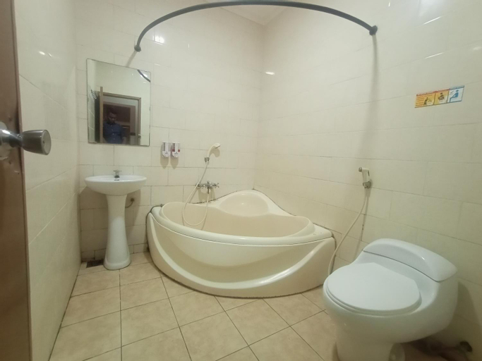 Bathroom 19