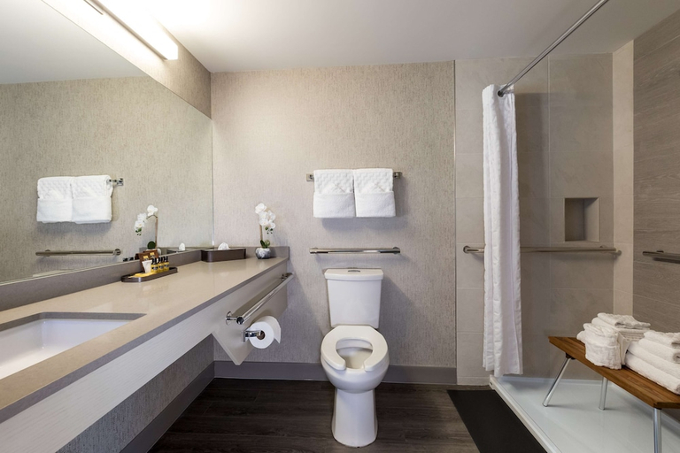 Bathroom 4, Best Western Plus Tin Wis Resort, Alberni-Clayoquot