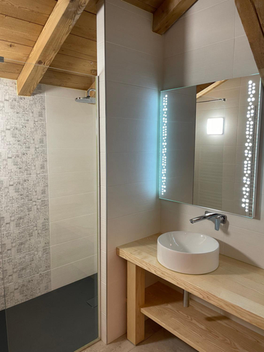 Bathroom 3, Chalets Coeur du Lac, Doubs