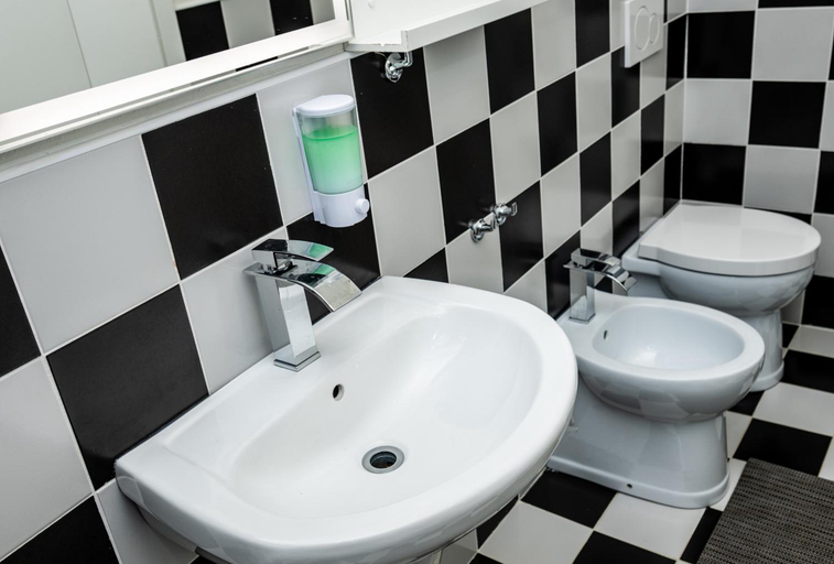 CAMERA con BAGNO PRIVATO 03, Milano