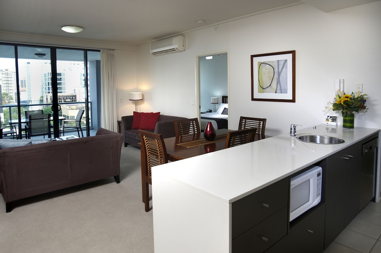 Others 3, SKD Suites, Spring Hill