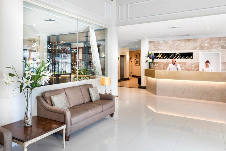 Others 5, Hotel Diana, Brisbane