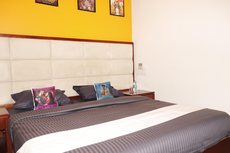 Bedroom 2, C Suites Business Hotel, Bangalore