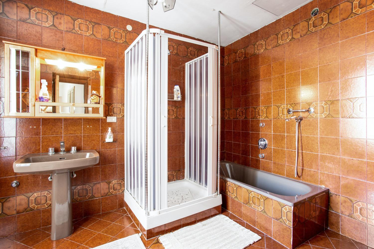 Others 3, Spacious Apartment in Cava de' Tirreni with Mountain View., Salerno