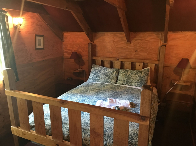 Bedroom 2, Cradle Mountain Highlanders Cottages, Kentish