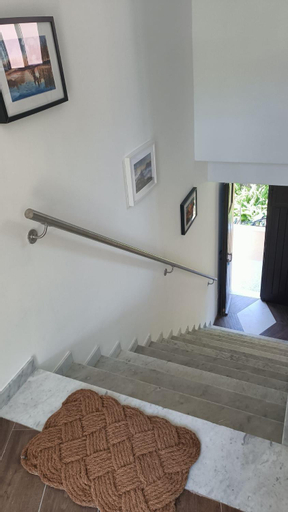 Others 3, Nanin's Home, Genova