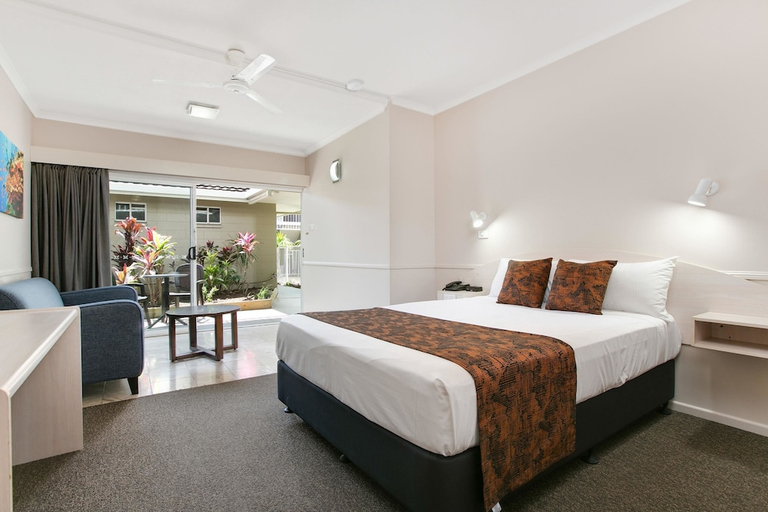 Bedroom 3, Comfort Inn Cairns City, Cairns