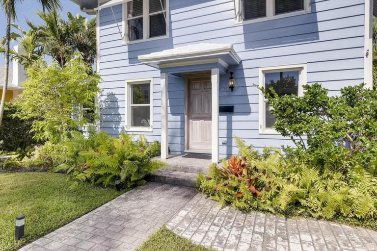 Exterior & Views 1, The Periwinkle House 4bd 2ba Sleep 8, Palm Beach