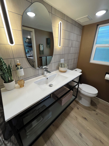 Bathroom 15