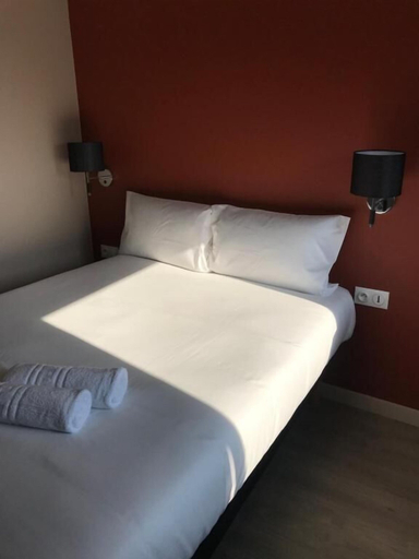 Bedroom 4, Appart'Hotel Voltaire, Indre