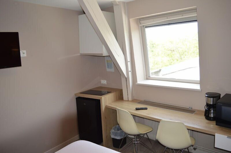 Bedroom 2, Appart'Hotel Voltaire, Indre
