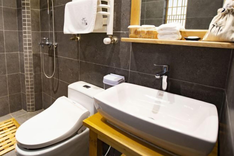 Bathroom 3, Emei Bamboo Hills Private Hot Spring Hostel, Leshan